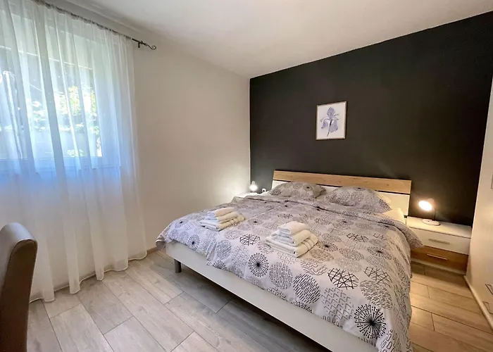 Butkovic By Interhome דירה